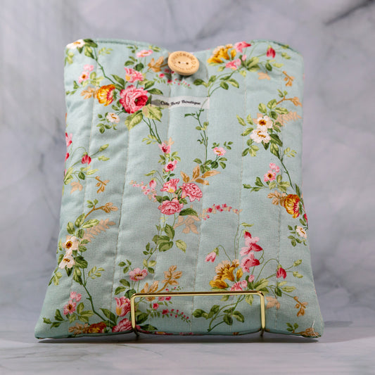 Garden of Daisies Quilted Book Sleeve